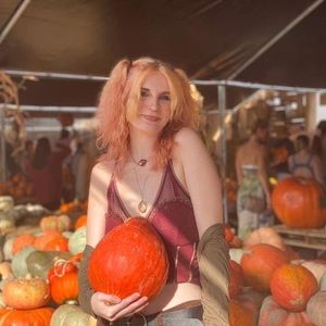 Meet your Posher, Danielle